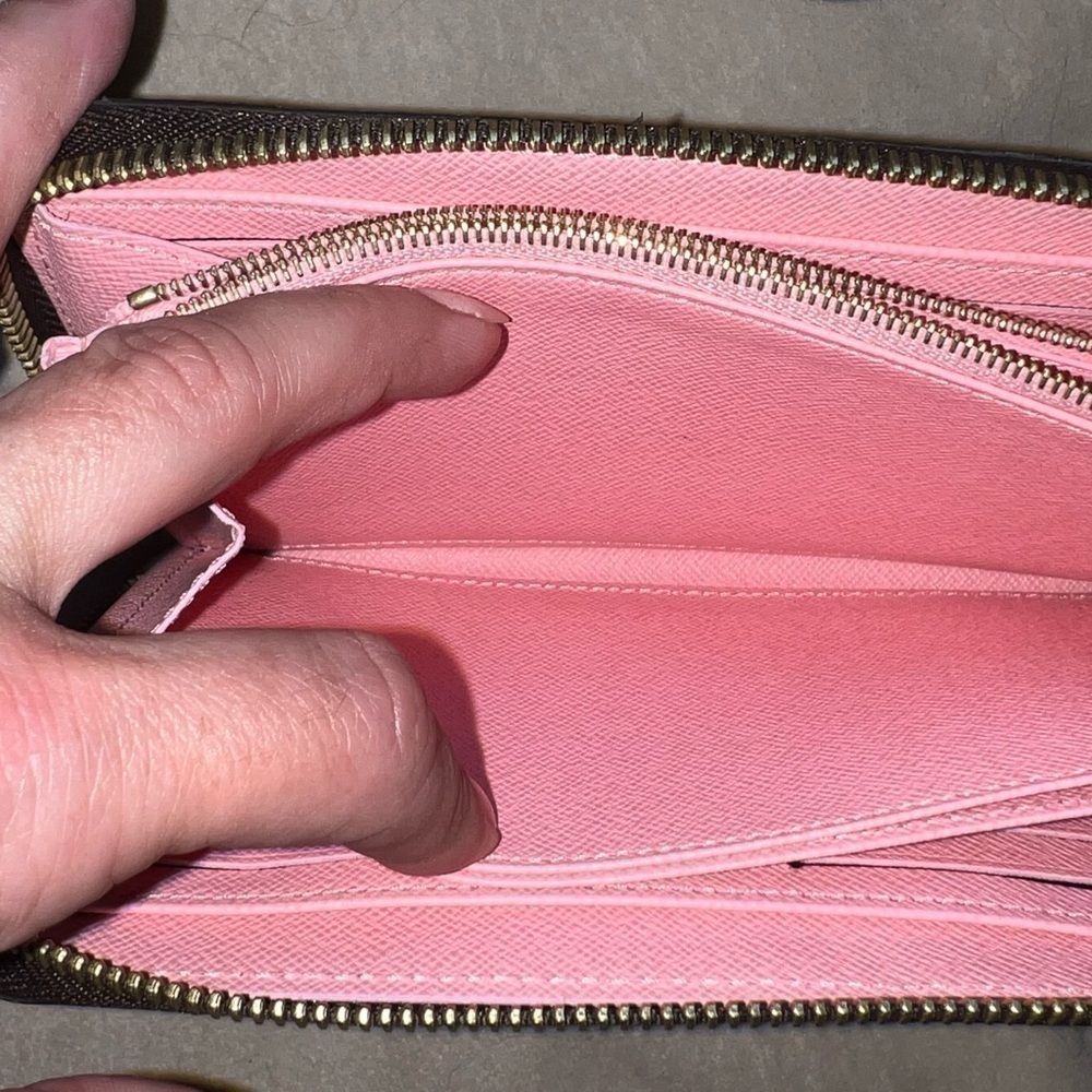 Limited Edition rare Zippy Monogram Vivienne 2020 Holiday Collection Long Wallet - Picture 8 of 14